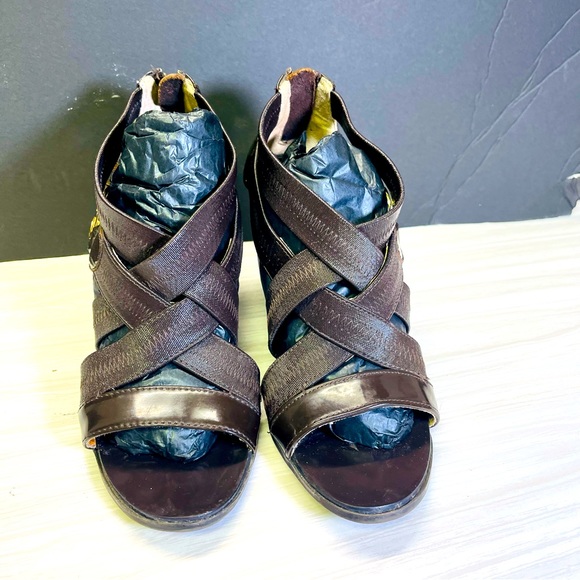 MIKHAEL KORS Brown Synthetic Logo High Heel Open Toe Strappy Shoes Size 6 1/2M - Picture 2 of 6